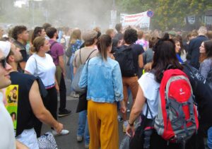 Demo-Rave A100 wegbassen: Tanzen gegen den Ausbau der Berliner Stadtautobahn A100